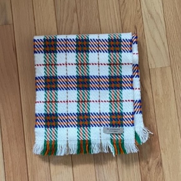 BURBERRY Wool Scarf - Picture 2 of 6